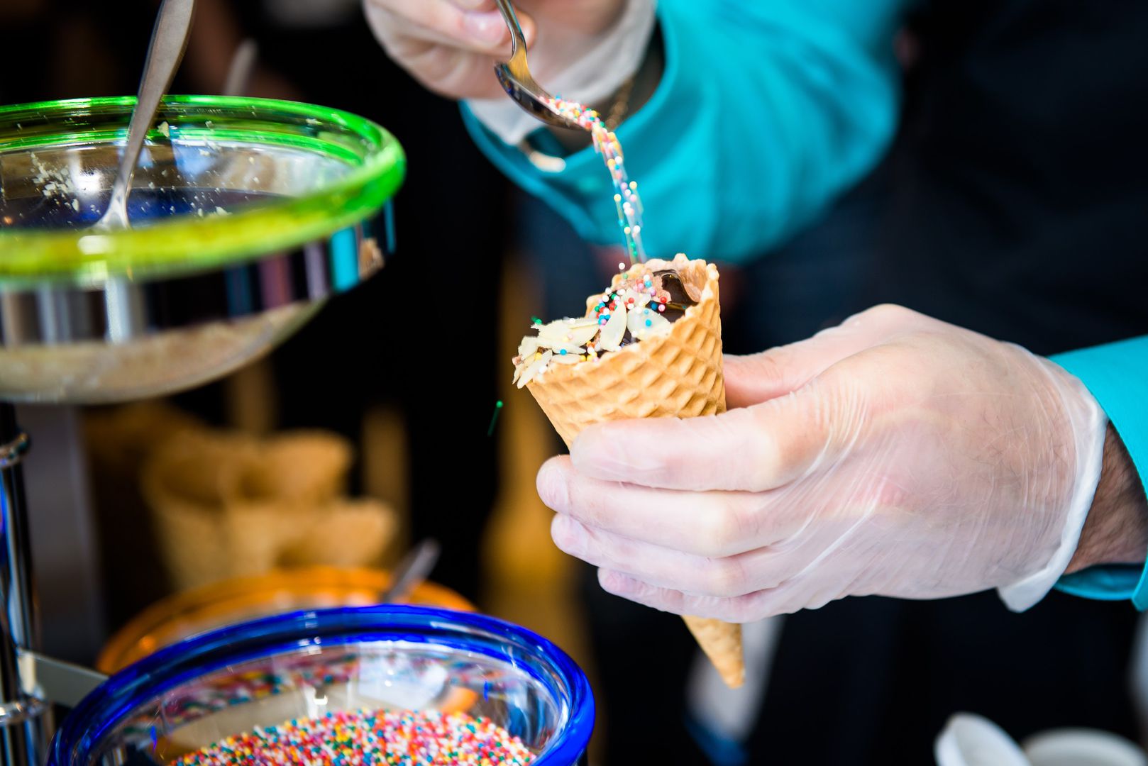 Ice cream bar москва. бар с мороженым на мероприятие. бутик мороженого. московский пломбир. мягкое мороженое кафе.