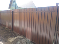 Забор из двухстороннего профлиста 2 м коричневый