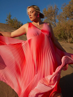 Плиссированное платье миди с эффектом омбре Live Unlimited Curve, розовое