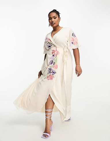 Платье макси с цветочной вышивкой Hope & Ivy Plus цвета слоновой кости