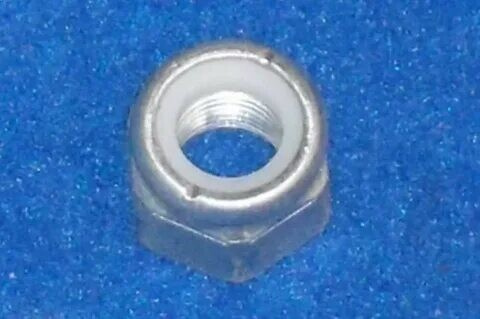 Гайка М12х1.25 с нейлоновым кольцом (завод)