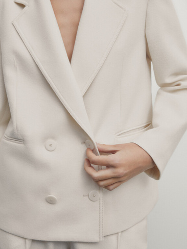 Двубортный короткий пиджак Massimo Dutti, кремовый