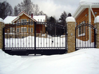 Ворота для загородного дома кованые №2